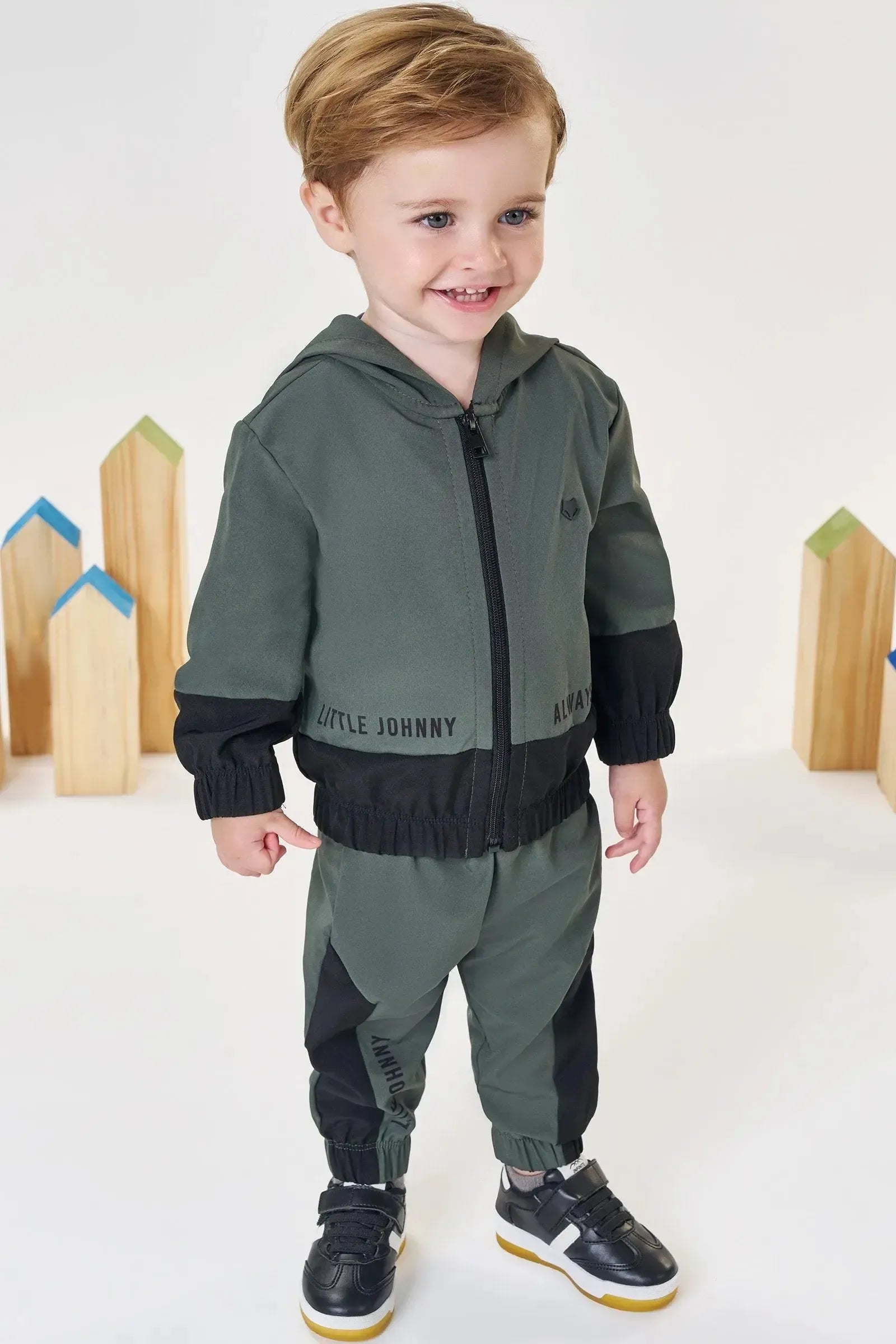 Conjunto de Jaqueta Corta Vento e Calça Jogger em Nylon Ergonomic com Elastano 91756 Johnny Fox Bebê Menino