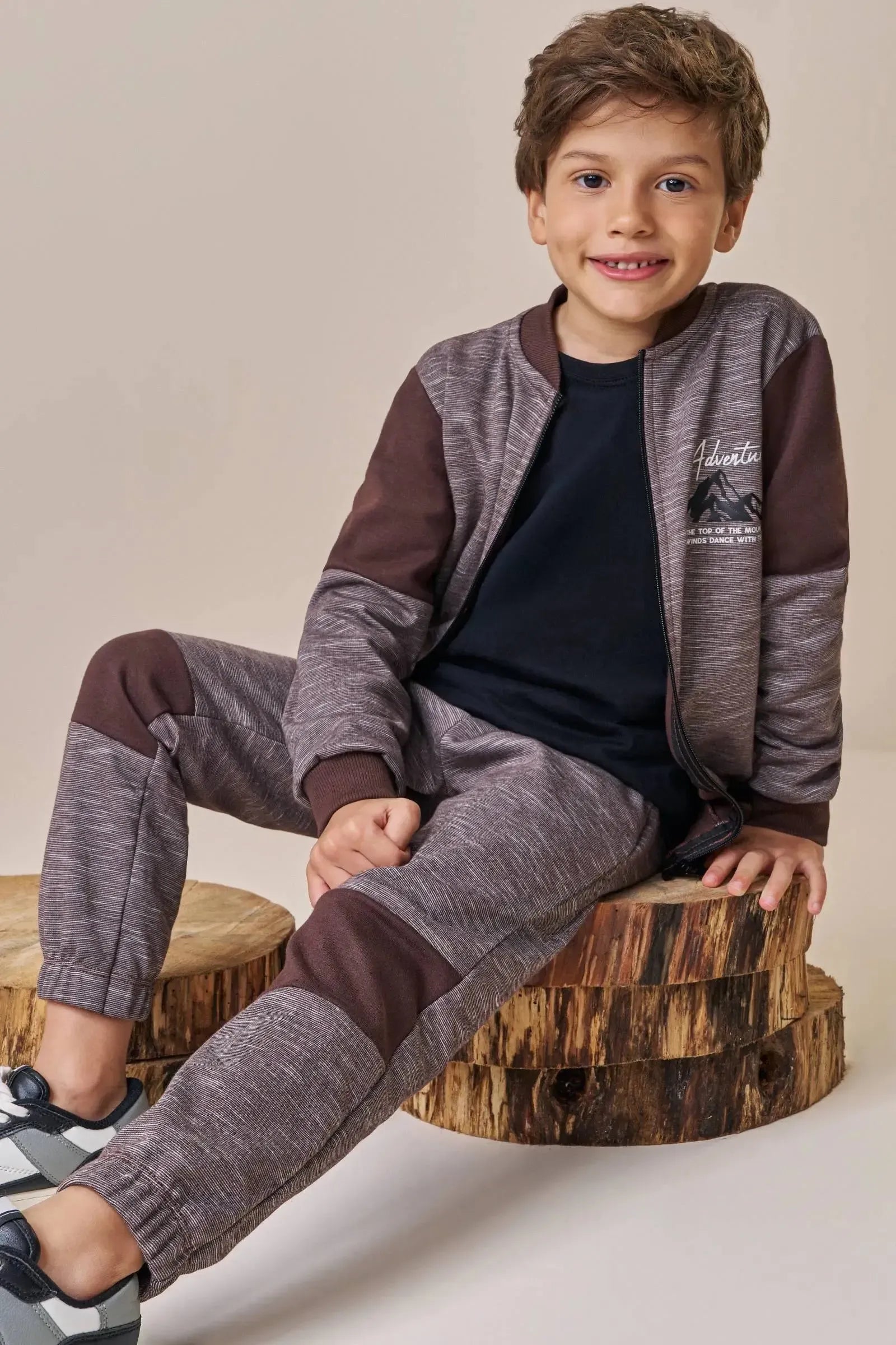 Conjunto de Jaqueta e Calça Jogger em Mesclado Bicolor com Elastano 90160 LucBoo Infantil Menino