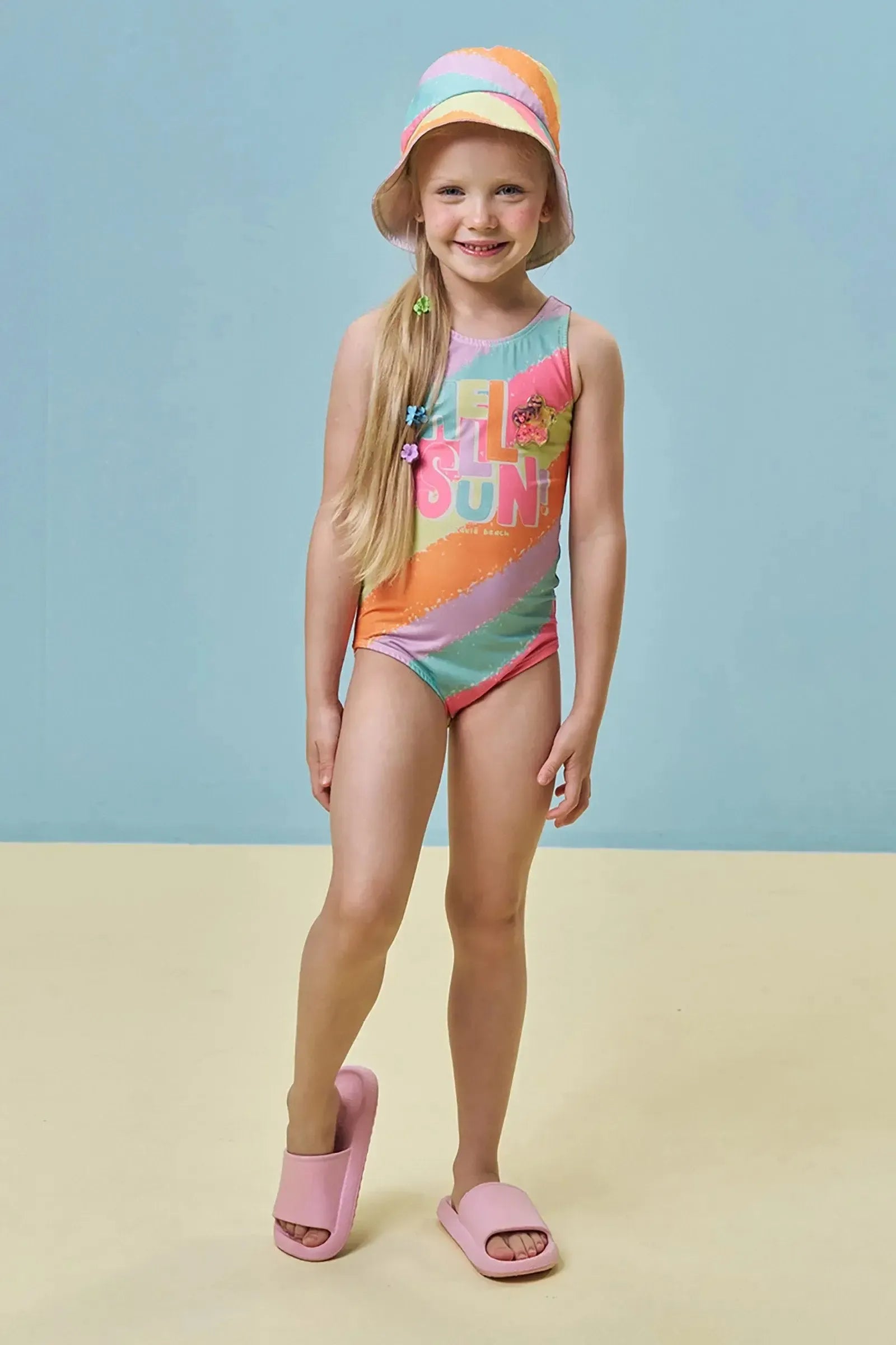 Conjunto de Maiô em Malha com Proteção UV50+ e Bucket em Nylon 95295 Kukiê Infantil Menina