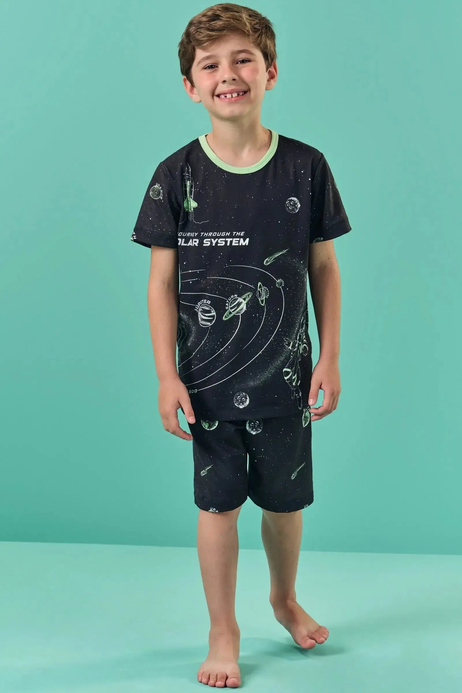 Conjunto de Pijama Camiseta e Bermuda em Malha Comfy 85521 LucBoo Infantil Menino