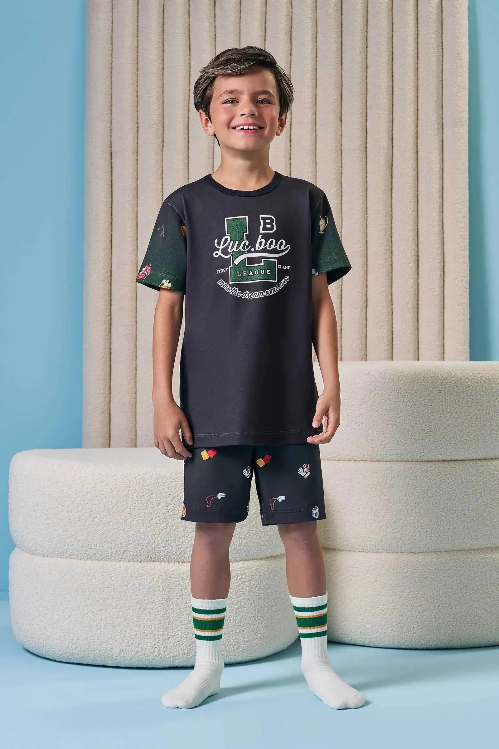 Conjunto de Pijama com Camiseta e Bermuda em Malha Fresh 97085 LucBoo Infantil Menino