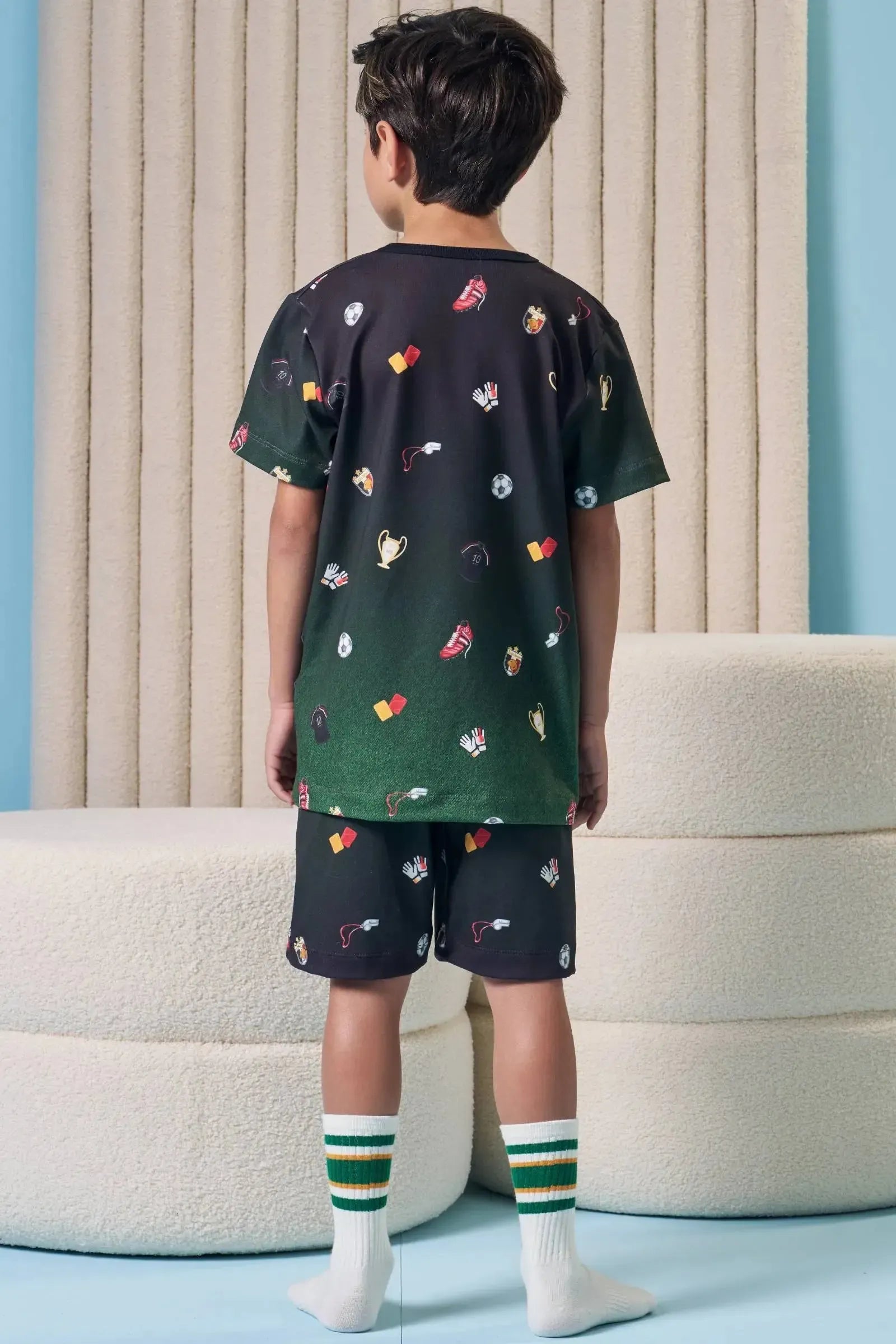 Conjunto de Pijama com Camiseta e Bermuda em Malha Fresh 97085 LucBoo Infantil Menino