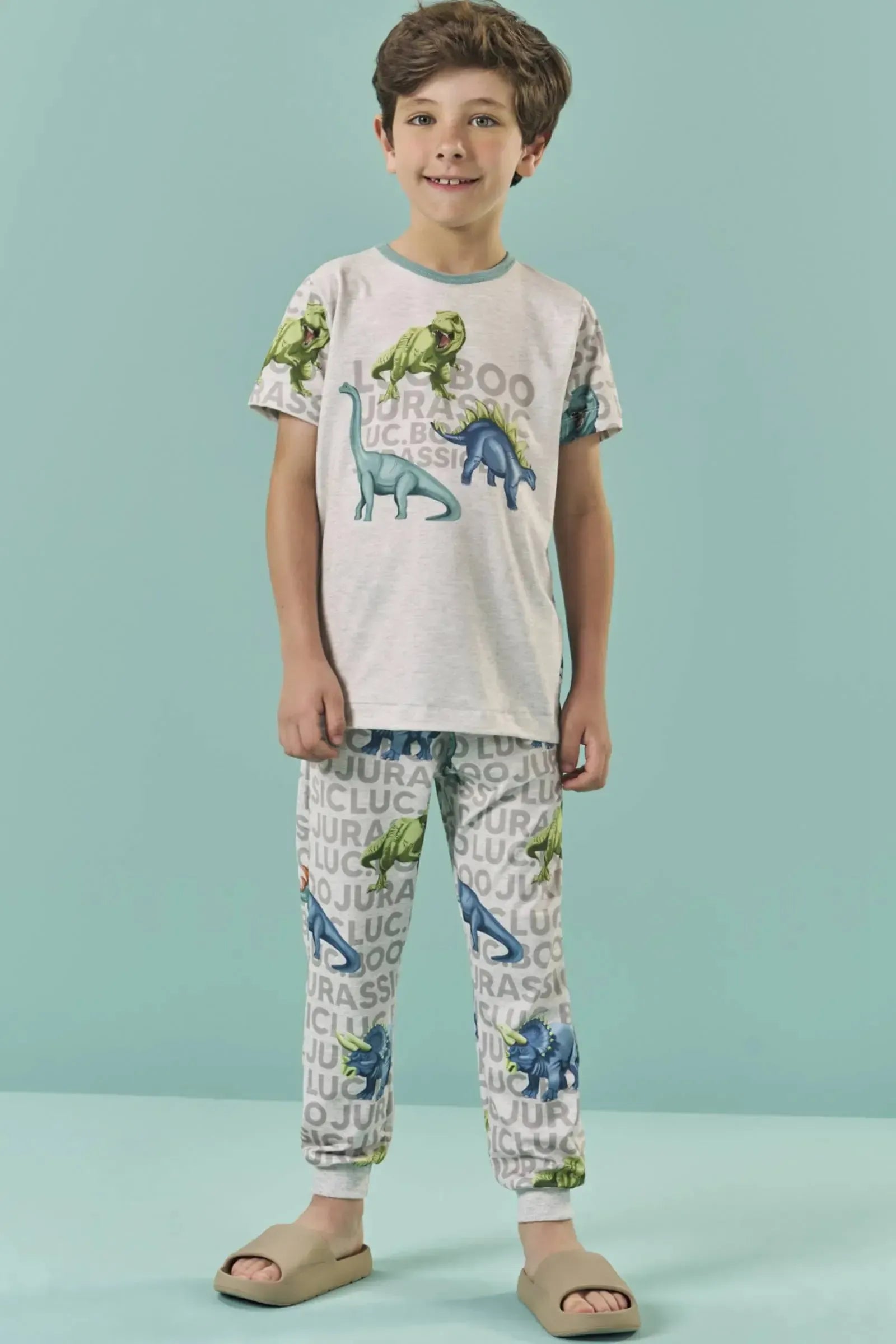 Conjunto de Pijama com Camiseta e Calça em Malha Comfy 85524 LucBoo Infantil Menino
