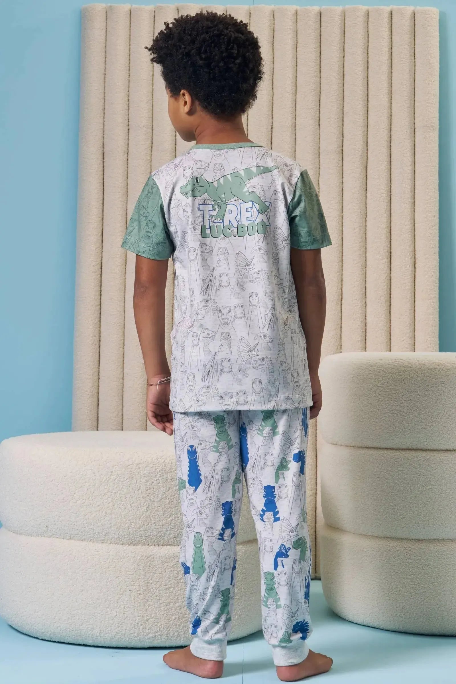 Conjunto de Pijama com Camiseta e Calça em Malha Fresh 97091 LucBoo Infantil Menino
