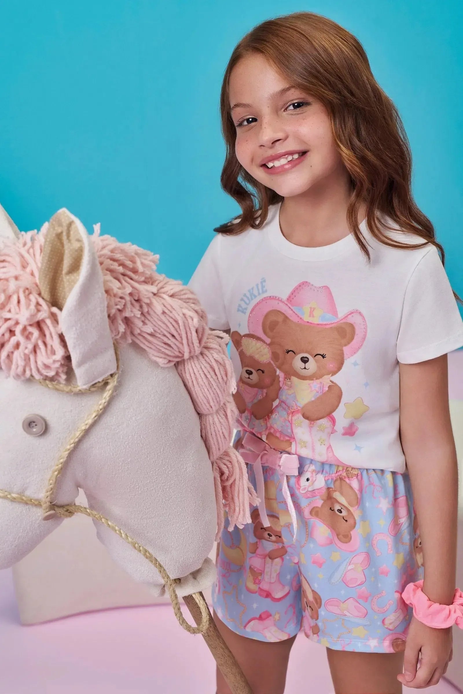 Conjunto de Pijama de Blusa em Meia Malha e Shorts em Malha Fresh 99718 Kukiê Infantil Menina