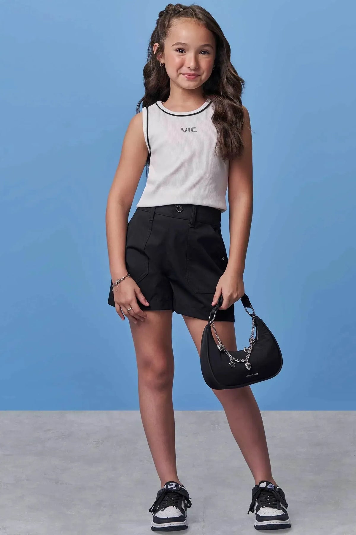 Conjunto de Regata em Canelado Liz e Shorts em Alfaiataria Tecno Cargo 98520 Vic Teen Menina