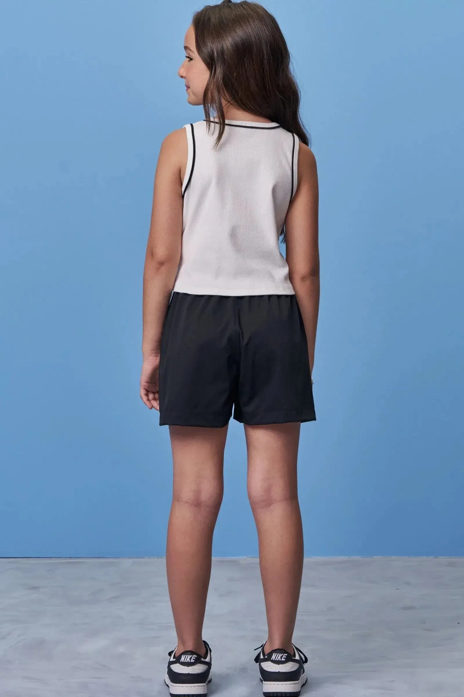 Conjunto de Regata em Canelado Liz e Shorts em Alfaiataria Tecno Cargo 98520 Vic Teen Menina