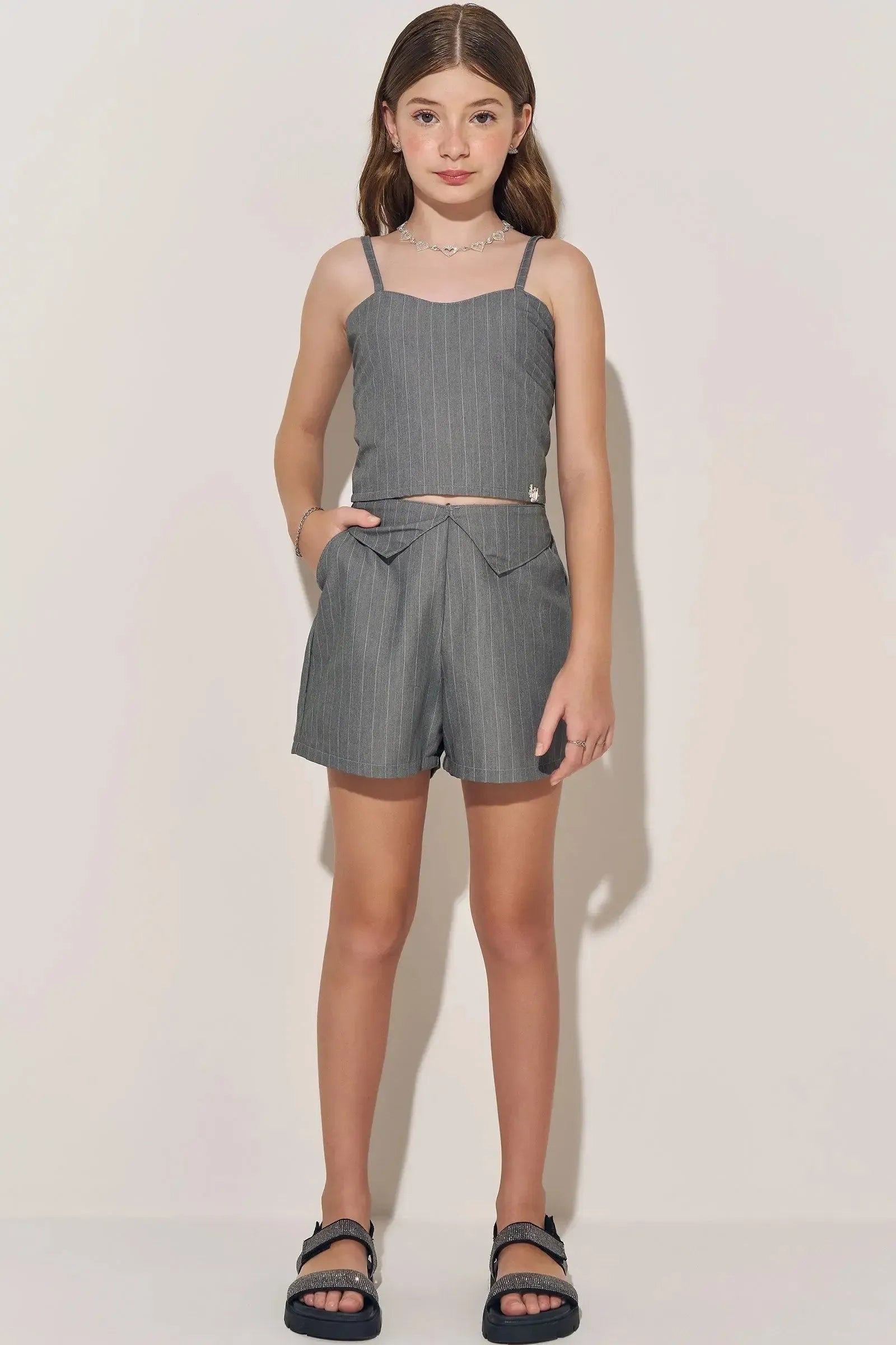 Conjunto de Top Cropped e Shorts em Tecido Risca de Giz 83883 Lilimoon Teen Menina