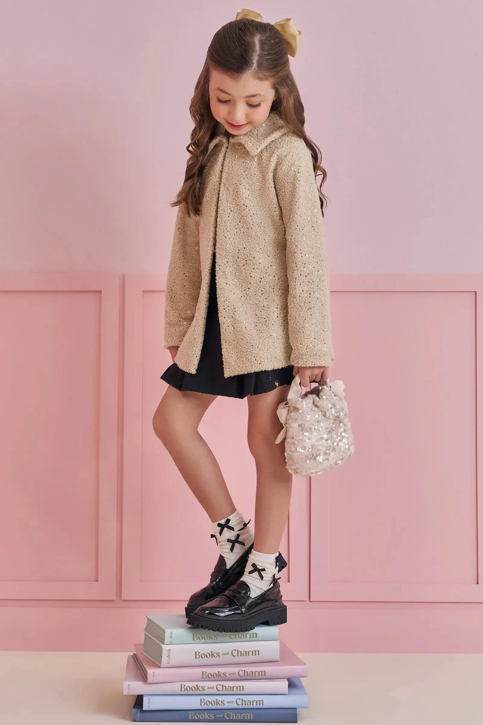 Sobretudo em Pêlo Bordado Paetê 92430 Kukiê Infantil Menina