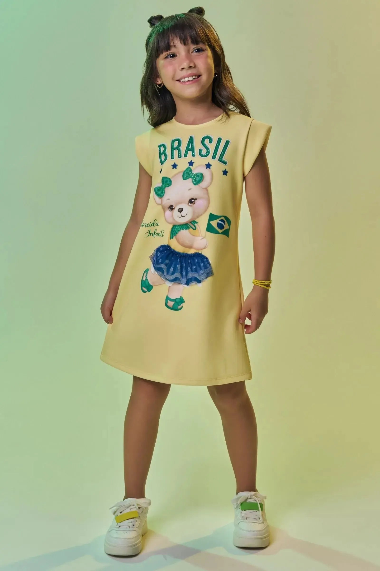 Vestido em Fly Tech Conforto Para Os Dias de Jogo. Ursinha Torcedora com Saia de Tule e Muito Brilho Para Viver O Clima Da Copa com a Infanti. 99746 Infanti Infantil Menina