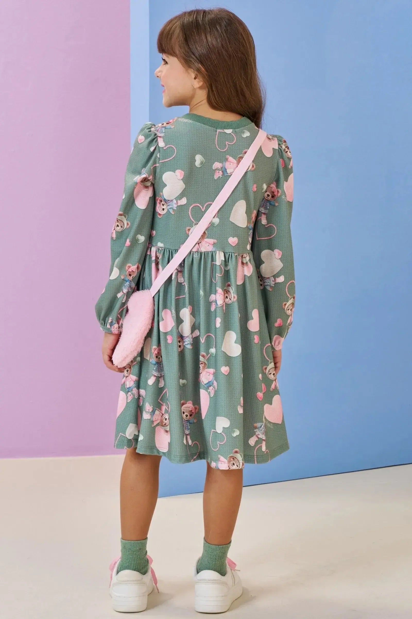 Vestido em Malha Fresh. Acompanha Bolsa em Pelo Carneirinho 91816 Infanti Infantil Menina